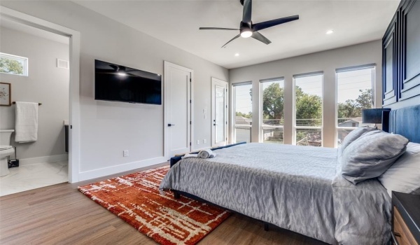 809 Bayonne Street, Dallas, TX 75212, 11 Bedrooms Bedrooms, ,8 BathroomsBathrooms,Residential Multi Family,For Sale,809 Bayonne Street,20834690