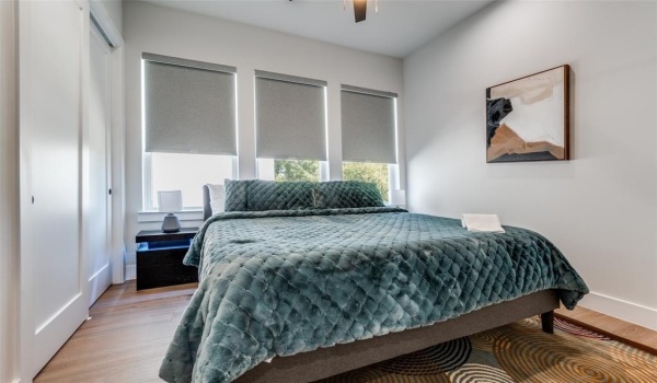 809 Bayonne Street, Dallas, TX 75212, 11 Bedrooms Bedrooms, ,8 BathroomsBathrooms,Residential Multi Family,For Sale,809 Bayonne Street,20834690