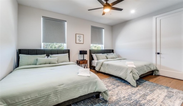 809 Bayonne Street, Dallas, TX 75212, 11 Bedrooms Bedrooms, ,8 BathroomsBathrooms,Residential Multi Family,For Sale,809 Bayonne Street,20834690