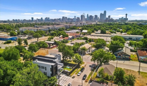 809 Bayonne Street, Dallas, TX 75212, 11 Bedrooms Bedrooms, ,8 BathroomsBathrooms,Residential Multi Family,For Sale,809 Bayonne Street,20834690