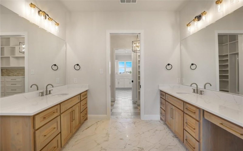 121 Ford Court, Weston, TX 75009, 6 Bedrooms Bedrooms, ,6 BathroomsBathrooms,Residential,For Sale,121 Ford Court,20840946