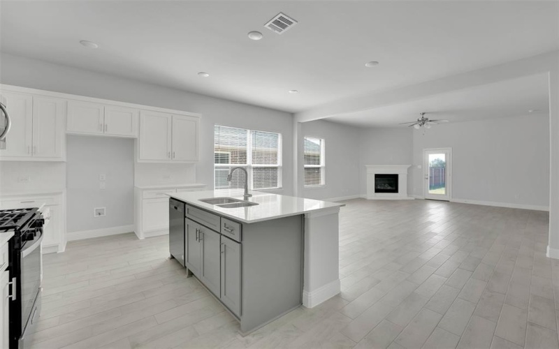 517 Parrino Parkway, Princeton, TX 75407, 5 Habitaciones Habitaciones , ,3 BañosBaños,Residential Lease,En Alquiler,517 Parrino Parkway,20837792