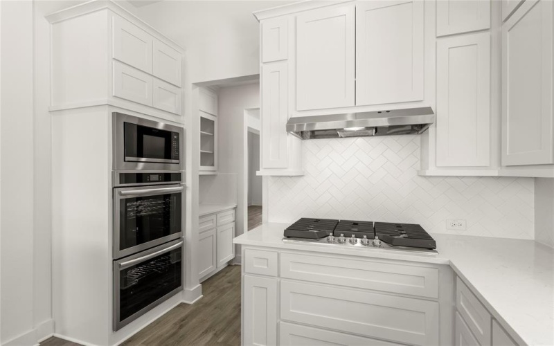 1314 Comal Drive, Forney, TX 75126, 5 Bedrooms Bedrooms, ,5 BathroomsBathrooms,Residential,For Sale,1314 Comal Drive,20838144