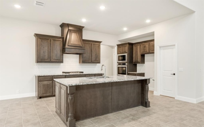 1013 Emerald Trace Drive, Justin, TX 76247, 6 Habitaciones Habitaciones , ,6 BañosBaños,Residential,En Venta,1013 Emerald Trace Drive,20838464