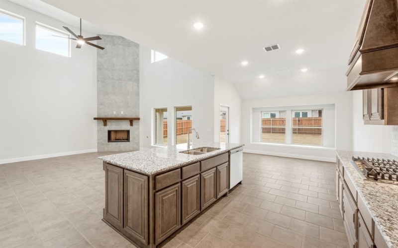 1013 Emerald Trace Drive, Justin, TX 76247, 6 Habitaciones Habitaciones , ,6 BañosBaños,Residential,En Venta,1013 Emerald Trace Drive,20838464