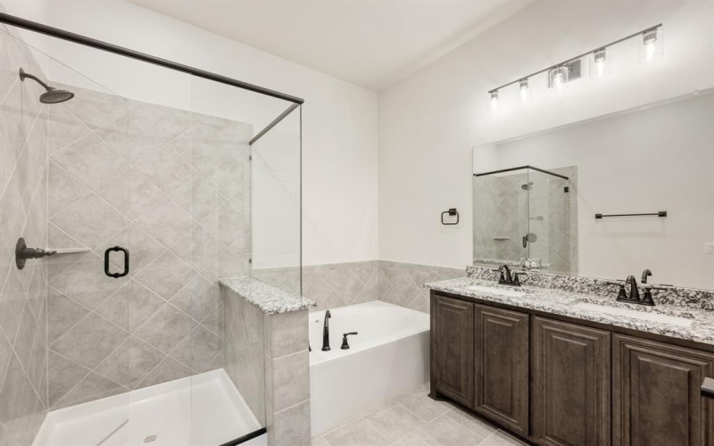 1013 Emerald Trace Drive, Justin, TX 76247, 6 Habitaciones Habitaciones , ,6 BañosBaños,Residential,En Venta,1013 Emerald Trace Drive,20838464