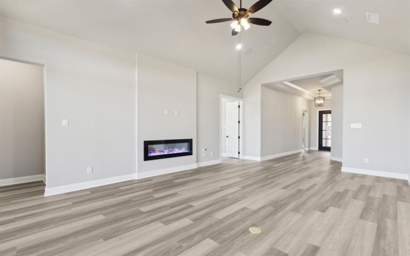 204 Bristol Lane, Azle, TX 76020, 4 Habitaciones Habitaciones , ,3 BañosBaños,Residential,En Venta,204 Bristol Lane,20838494