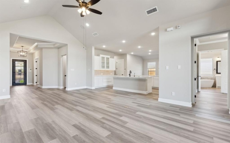 204 Bristol Lane, Azle, TX 76020, 4 Habitaciones Habitaciones , ,3 BañosBaños,Residential,En Venta,204 Bristol Lane,20838494