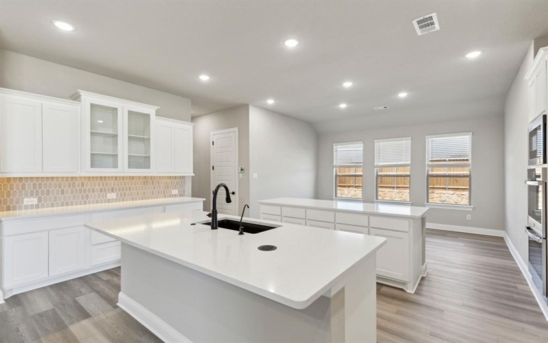 204 Bristol Lane, Azle, TX 76020, 4 Habitaciones Habitaciones , ,3 BañosBaños,Residential,En Venta,204 Bristol Lane,20838494