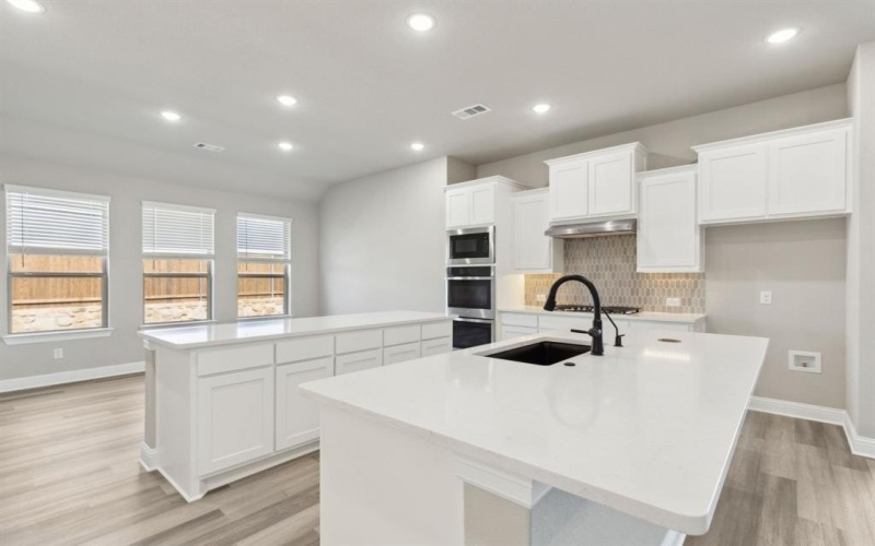204 Bristol Lane, Azle, TX 76020, 4 Habitaciones Habitaciones , ,3 BañosBaños,Residential,En Venta,204 Bristol Lane,20838494