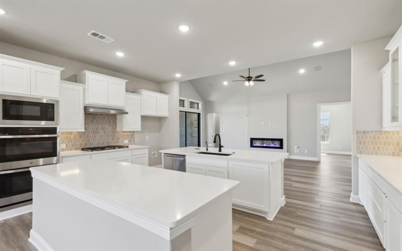 204 Bristol Lane, Azle, TX 76020, 4 Habitaciones Habitaciones , ,3 BañosBaños,Residential,En Venta,204 Bristol Lane,20838494