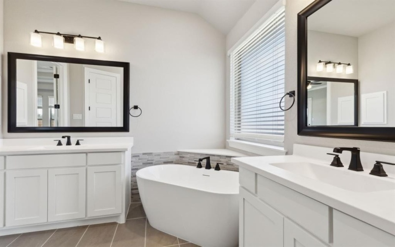 204 Bristol Lane, Azle, TX 76020, 4 Habitaciones Habitaciones , ,3 BañosBaños,Residential,En Venta,204 Bristol Lane,20838494