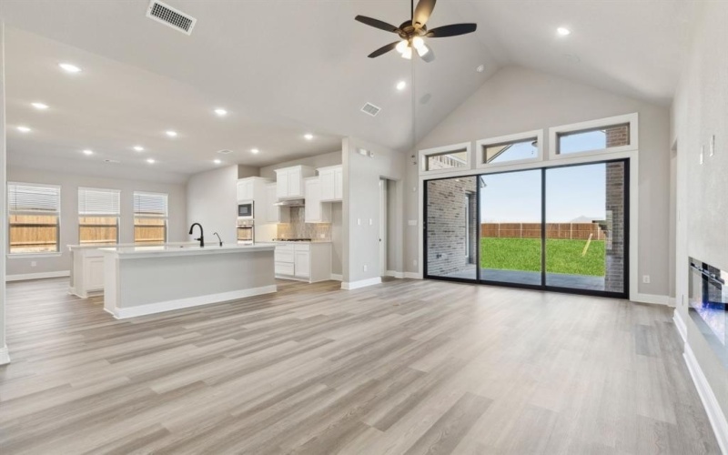 204 Bristol Lane, Azle, TX 76020, 4 Habitaciones Habitaciones , ,3 BañosBaños,Residential,En Venta,204 Bristol Lane,20838494