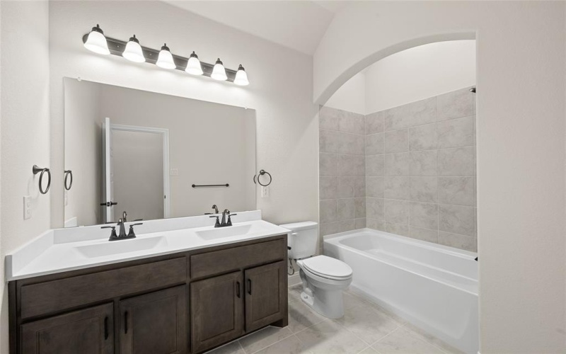 921 Winecup, Midlothian, TX 76065, 3 Habitaciones Habitaciones , ,2 BañosBaños,Residential,En Venta,921 Winecup,20838514