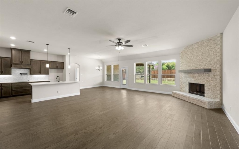 921 Winecup, Midlothian, TX 76065, 3 Habitaciones Habitaciones , ,2 BañosBaños,Residential,En Venta,921 Winecup,20838514