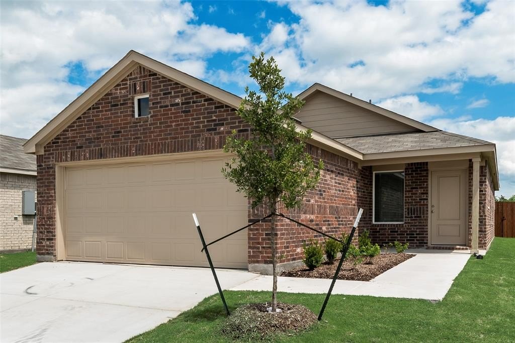 5010 Volunteer Drive, Ennis, TX 75119, 3 Bedrooms Bedrooms, ,2 BathroomsBathrooms,Residential,For Sale,5010 Volunteer Drive,20838561