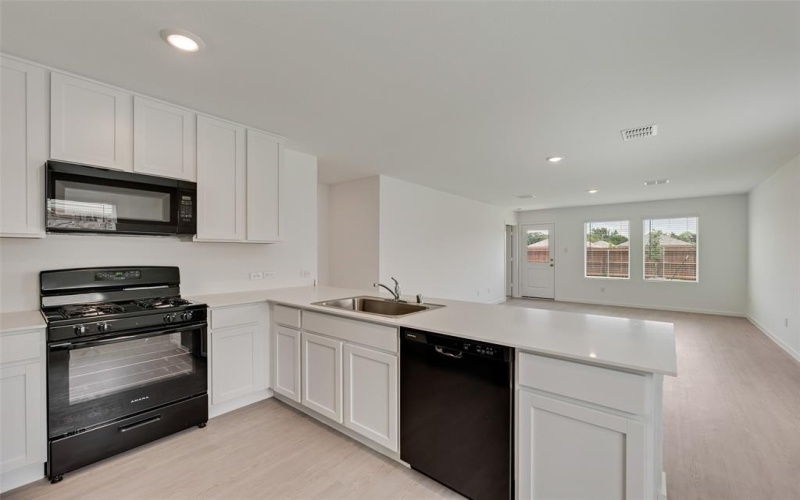 5010 Volunteer Drive, Ennis, TX 75119, 3 Bedrooms Bedrooms, ,2 BathroomsBathrooms,Residential,For Sale,5010 Volunteer Drive,20838561