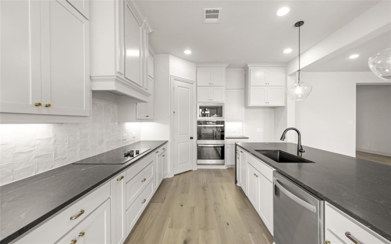 5606 Rutherford Drive Drive, Midlothian, TX 76065, 4 Habitaciones Habitaciones , ,2 BañosBaños,Residential,En Venta,5606 Rutherford Drive Drive,20838857