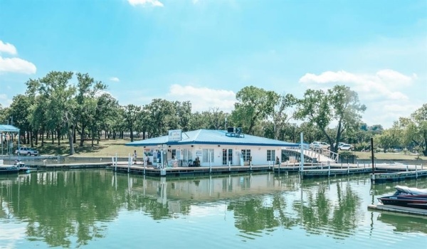 1513 Hilltop Road, Azle, TX 76020, 4 Bedrooms Bedrooms, ,6 BathroomsBathrooms,Residential,For Sale,1513 Hilltop Road,20838894