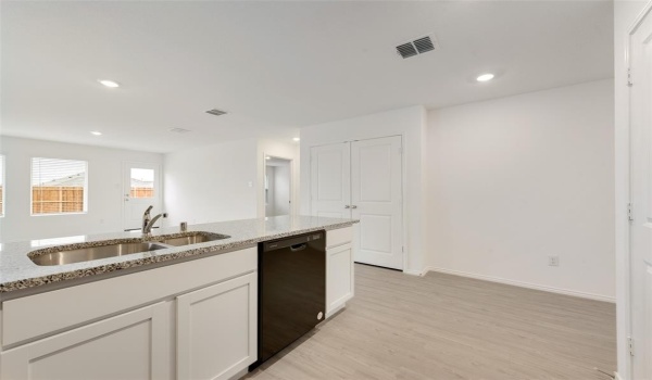 1600 Crested Way, Fort Worth, TX 76140, 3 Bedrooms Bedrooms, ,2 BathroomsBathrooms,Residential,For Sale,1600 Crested Way,20838896