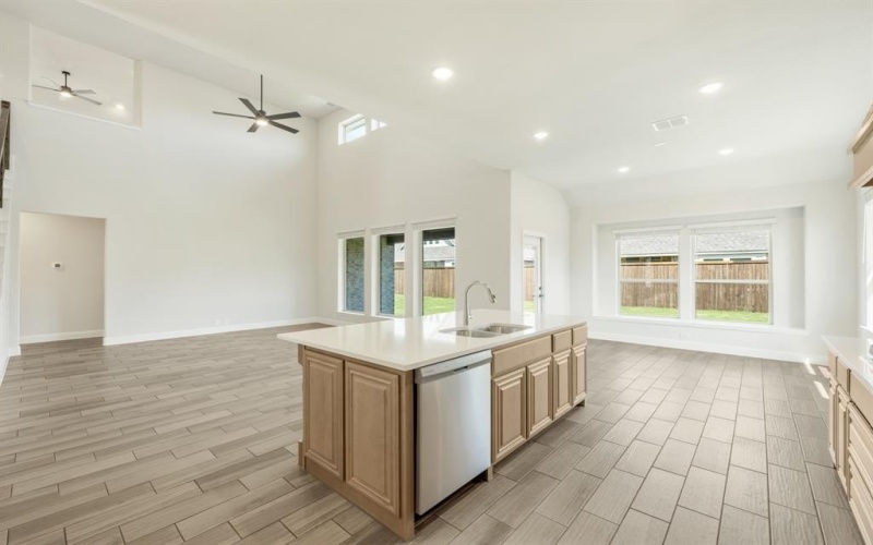 2406 Hagen Drive, Mansfield, TX 76084, 4 Habitaciones Habitaciones , ,5 BañosBaños,Residential,En Venta,2406 Hagen Drive,20839023