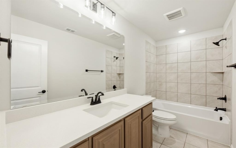 2406 Hagen Drive, Mansfield, TX 76084, 4 Habitaciones Habitaciones , ,5 BañosBaños,Residential,En Venta,2406 Hagen Drive,20839023