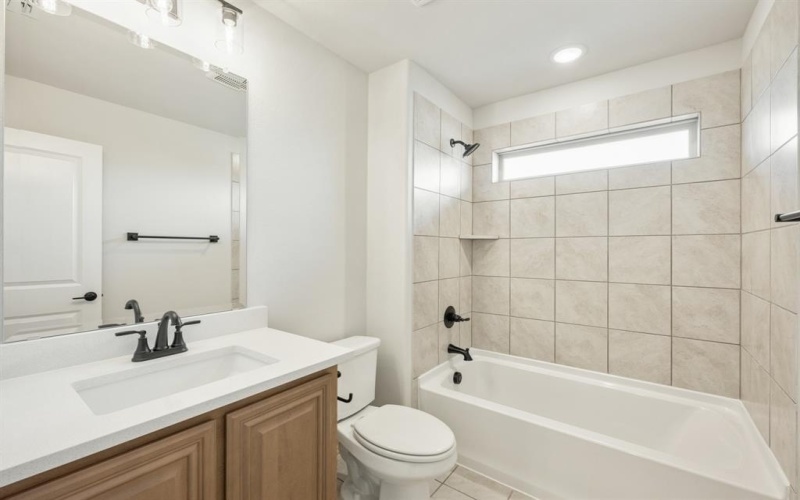 2406 Hagen Drive, Mansfield, TX 76084, 4 Habitaciones Habitaciones , ,5 BañosBaños,Residential,En Venta,2406 Hagen Drive,20839023