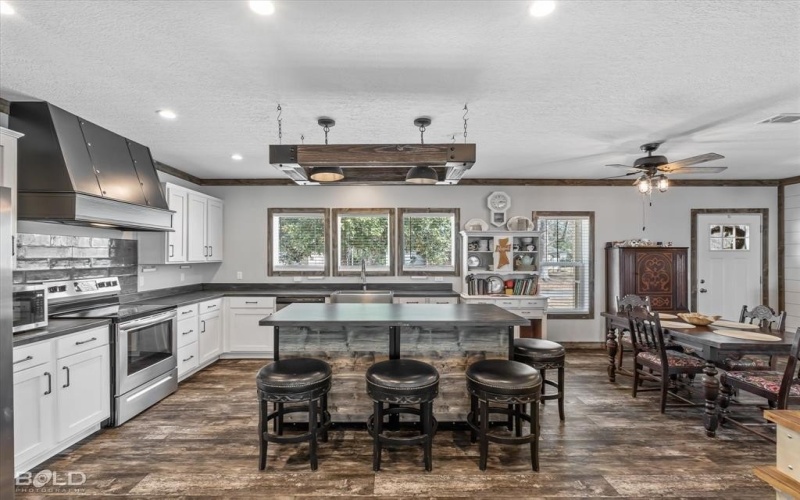 10034 Plum Point Road, Oil City, LA 71061, 3 Habitaciones Habitaciones , ,2 BañosBaños,Residential,En Venta,10034 Plum Point Road,20839342