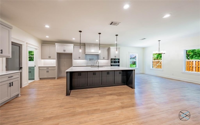 114 Castlewood Road, Enchanted Oaks, TX 75156, 4 Habitaciones Habitaciones , ,3 BañosBaños,Residential,En Venta,114 Castlewood Road,20839782