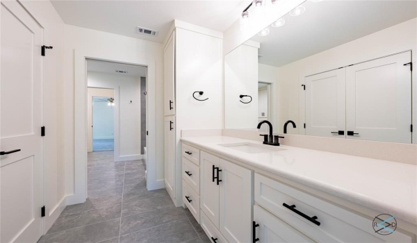 114 Castlewood Road, Enchanted Oaks, TX 75156, 4 Habitaciones Habitaciones , ,3 BañosBaños,Residential,En Venta,114 Castlewood Road,20839782