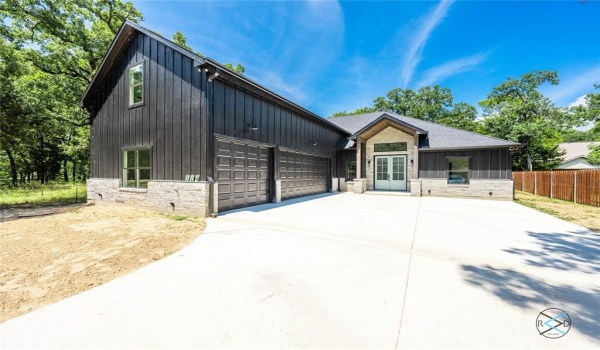 114 Castlewood Road, Enchanted Oaks, TX 75156, 4 Habitaciones Habitaciones , ,3 BañosBaños,Residential,En Venta,114 Castlewood Road,20839782
