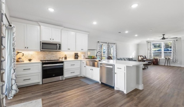 1225 W Johnson Street, Denison, TX 75020, 3 Bedrooms Bedrooms, ,2 BathroomsBathrooms,Residential,For Sale,1225 W Johnson Street,20840057