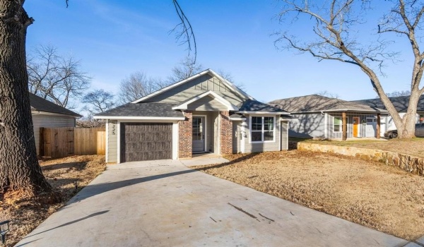 1225 W Johnson Street, Denison, TX 75020, 3 Bedrooms Bedrooms, ,2 BathroomsBathrooms,Residential,For Sale,1225 W Johnson Street,20840057