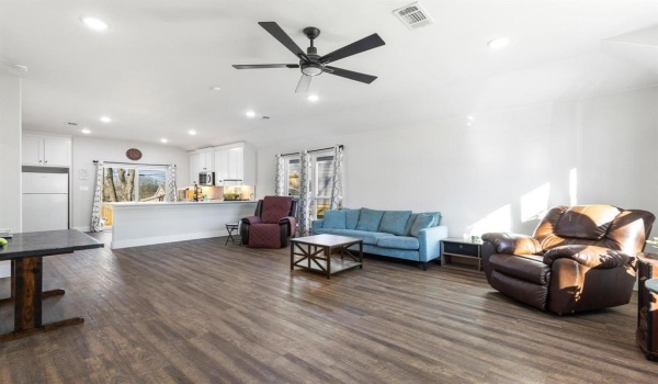 1225 W Johnson Street, Denison, TX 75020, 3 Bedrooms Bedrooms, ,2 BathroomsBathrooms,Residential,For Sale,1225 W Johnson Street,20840057