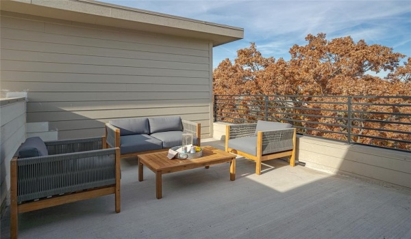 2610 Kimsey #205, Dallas, TX 75235, 2 Bedrooms Bedrooms, ,2 BathroomsBathrooms,Residential,For Sale,2610 Kimsey,20836770