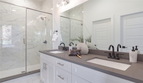 2610 Kimsey #205, Dallas, TX 75235, 2 Bedrooms Bedrooms, ,2 BathroomsBathrooms,Residential,For Sale,2610 Kimsey,20836770