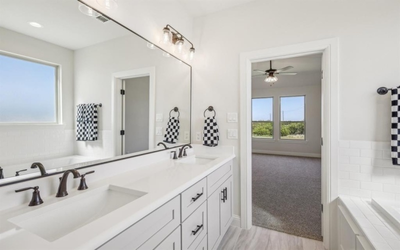 2000 Redemption Drive, Weatherford, TX 76088, 4 Habitaciones Habitaciones , ,2 BañosBaños,Residential,En Venta,2000 Redemption Drive,20836969