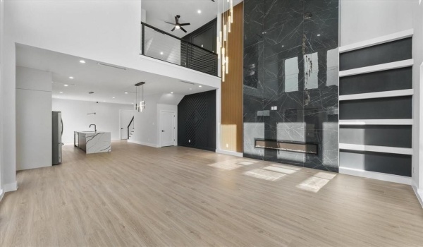811 Bayonne Street, Dallas, TX 75212, 11 Bedrooms Bedrooms, ,8 BathroomsBathrooms,Residential Multi Family,For Sale,811 Bayonne Street,20840458