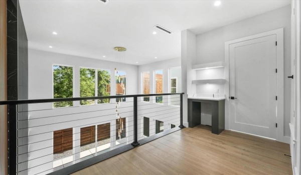 811 Bayonne Street, Dallas, TX 75212, 11 Bedrooms Bedrooms, ,8 BathroomsBathrooms,Residential Multi Family,For Sale,811 Bayonne Street,20840458