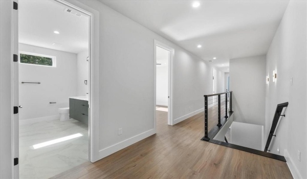 811 Bayonne Street, Dallas, TX 75212, 11 Bedrooms Bedrooms, ,8 BathroomsBathrooms,Residential Multi Family,For Sale,811 Bayonne Street,20840458