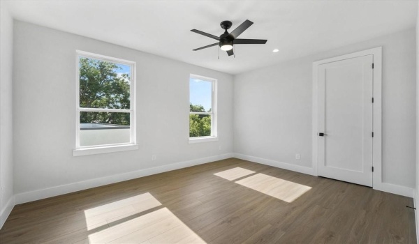 811 Bayonne Street, Dallas, TX 75212, 11 Bedrooms Bedrooms, ,8 BathroomsBathrooms,Residential Multi Family,For Sale,811 Bayonne Street,20840458