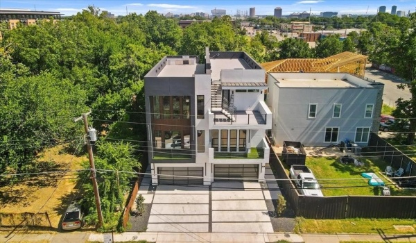 811 Bayonne Street, Dallas, TX 75212, 11 Bedrooms Bedrooms, ,8 BathroomsBathrooms,Residential Multi Family,For Sale,811 Bayonne Street,20840458