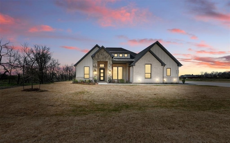 8241 Grayson Court, Midlothian, TX 76065, 4 Habitaciones Habitaciones , ,2 BañosBaños,Residential,En Venta,8241 Grayson Court,20840534