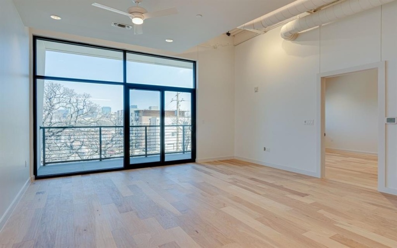 1023 LIPSCOMB Street #302, Fort Worth, TX 76104, 1 Dormitorio Habitaciones , ,1 BañoBaños,Residential Lease,En Alquiler,1023 LIPSCOMB Street,20840855