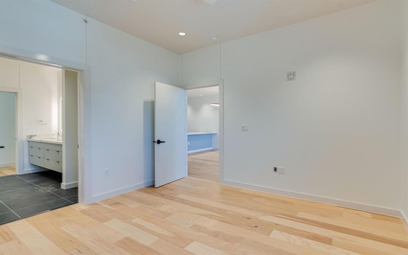 1023 LIPSCOMB Street #302, Fort Worth, TX 76104, 1 Dormitorio Habitaciones , ,1 BañoBaños,Residential Lease,En Alquiler,1023 LIPSCOMB Street,20840855