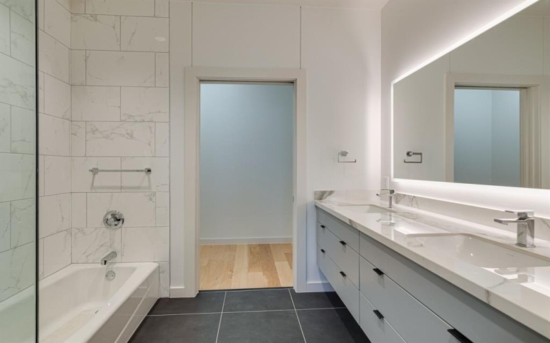 1023 LIPSCOMB Street #302, Fort Worth, TX 76104, 1 Dormitorio Habitaciones , ,1 BañoBaños,Residential Lease,En Alquiler,1023 LIPSCOMB Street,20840855