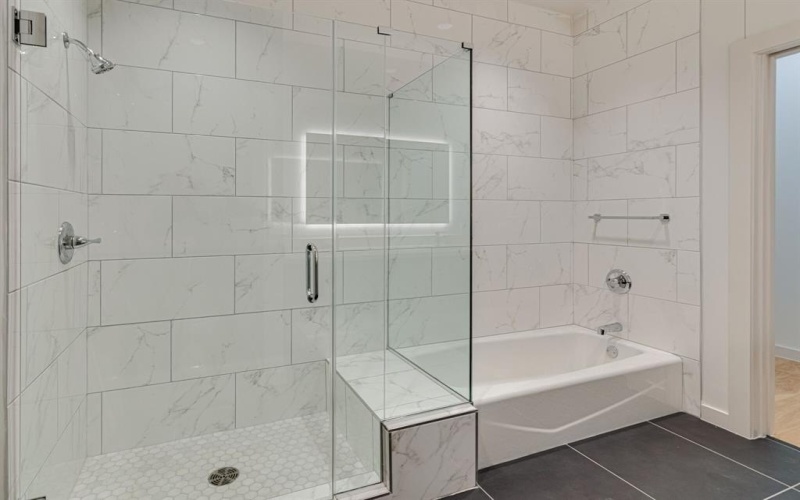 1023 LIPSCOMB Street #302, Fort Worth, TX 76104, 1 Dormitorio Habitaciones , ,1 BañoBaños,Residential Lease,En Alquiler,1023 LIPSCOMB Street,20840855