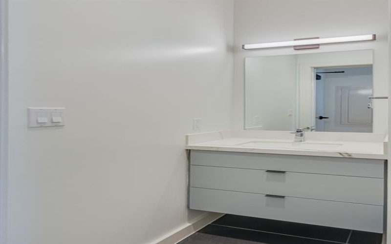 1023 LIPSCOMB Street #302, Fort Worth, TX 76104, 1 Dormitorio Habitaciones , ,1 BañoBaños,Residential Lease,En Alquiler,1023 LIPSCOMB Street,20840855