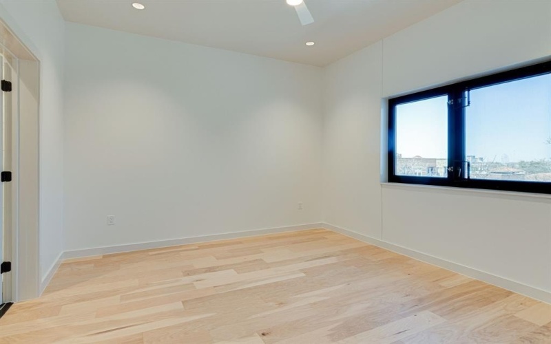 1023 LIPSCOMB Street #302, Fort Worth, TX 76104, 1 Dormitorio Habitaciones , ,1 BañoBaños,Residential Lease,En Alquiler,1023 LIPSCOMB Street,20840855