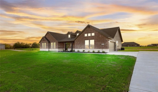 3114 White Oak Road, Oak Ridge, TX 75161, 4 Habitaciones Habitaciones , ,2 BañosBaños,Residential,En Venta,3114 White Oak Road,20842315